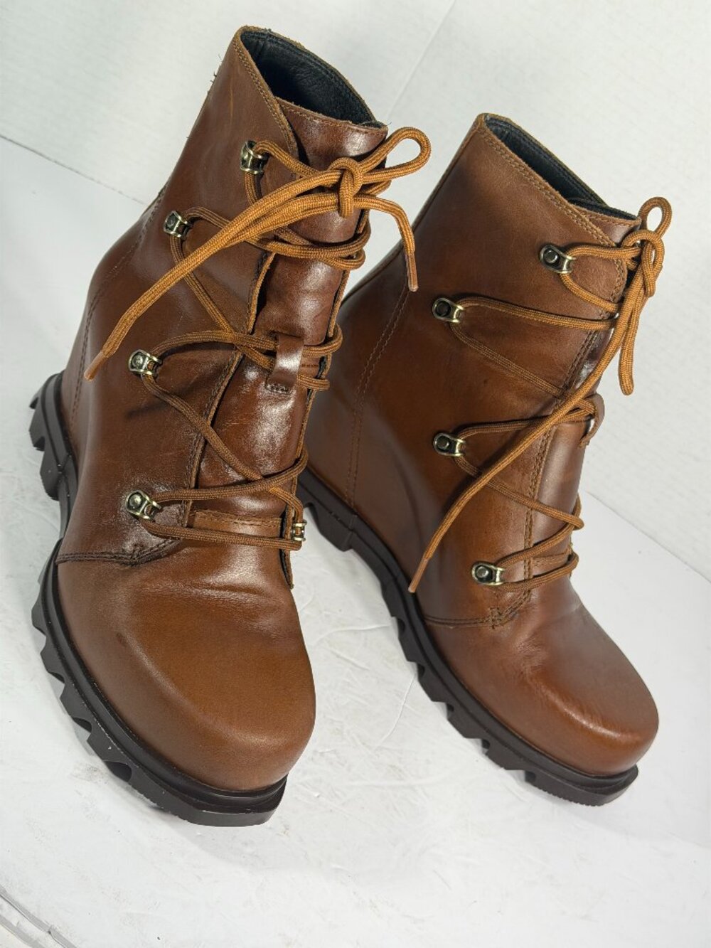 WOMEN'S size 9 Joan of Arctic brown leather boots